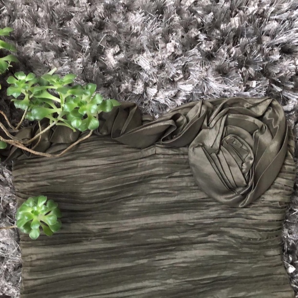 Olive green dress - Picture 2 of 4